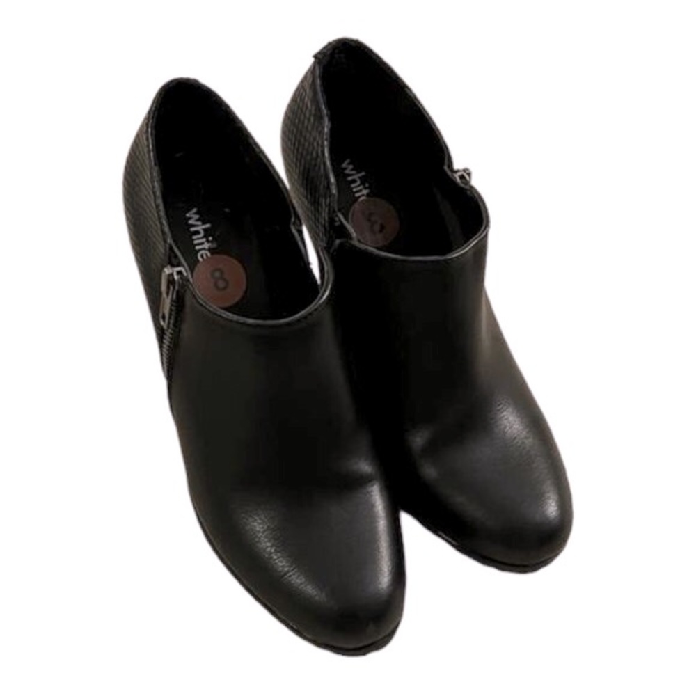 Women’s Black Leather Booties Size 8 in Excellent Used Condition